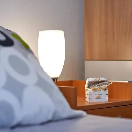 Gorgeous In Okrug Gornji * تروغير