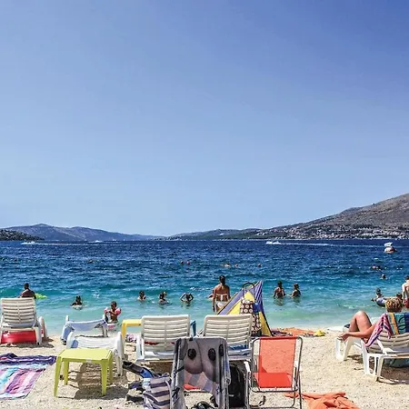 2 Bedroom Cozy In Okrug Gornji * Trogir