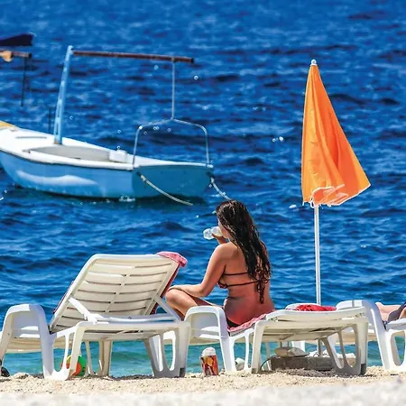 Apartamento 2 Bedroom Cozy In Okrug Gornji Trogir