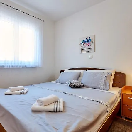 2 Bedroom Cozy In Okrug Gornji * Trogir