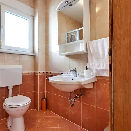 Gorgeous In Okrug Gornji